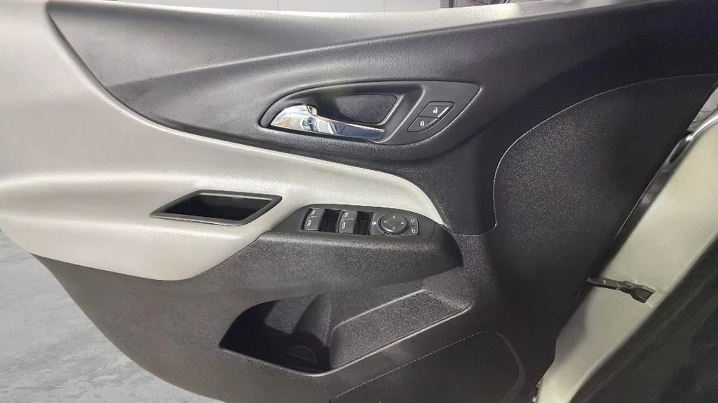 Used 2018 SILVER ICE METALLIC Chevrolet LS image 25