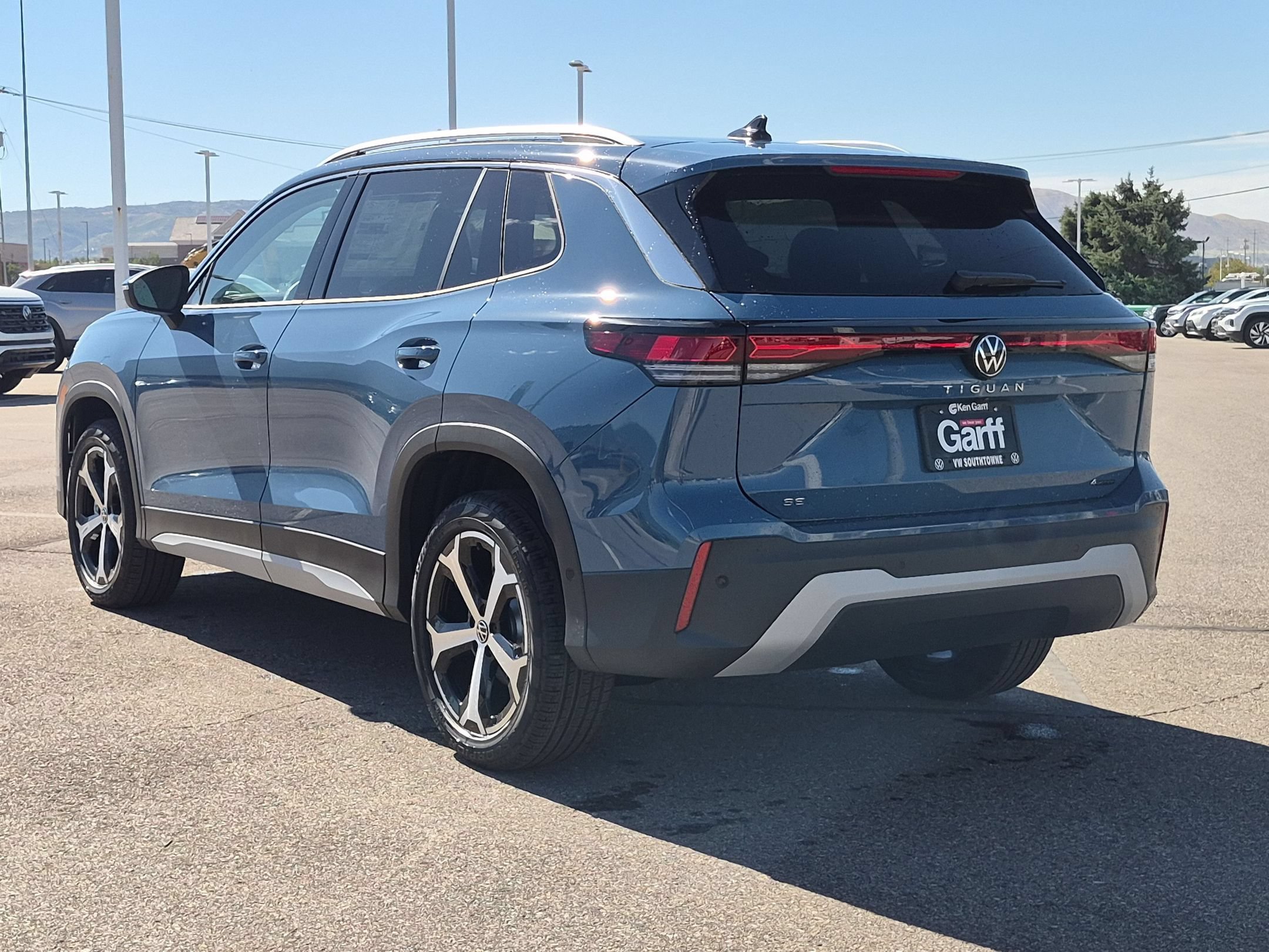 New 2026 Monterey Blue Pearl Volkswagen SE image 5