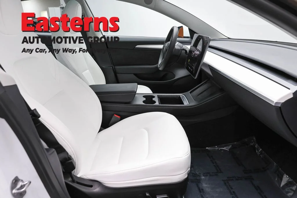 Used 2023 White Tesla Base image 17