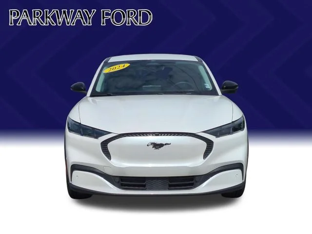 Used 2024 White Ford Select image 8