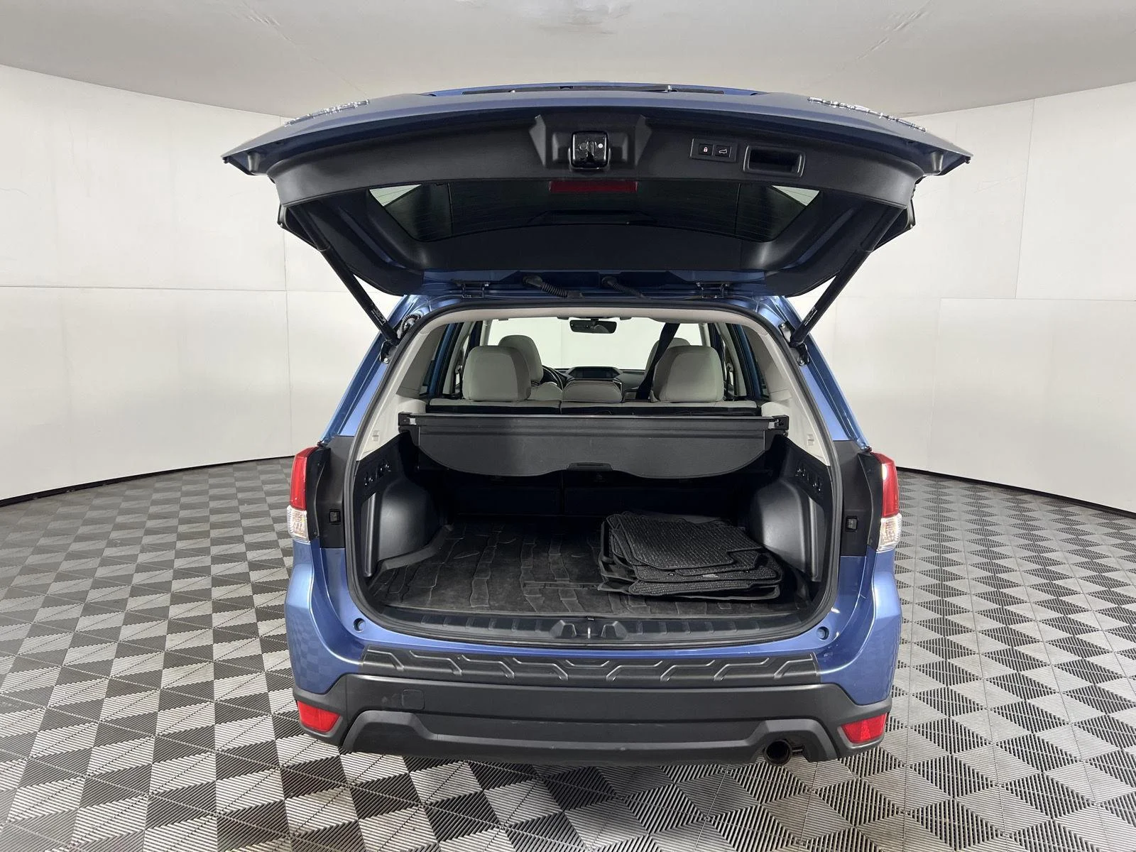 Used 2021 Horizon Blue Pearl Subaru Limited image 30