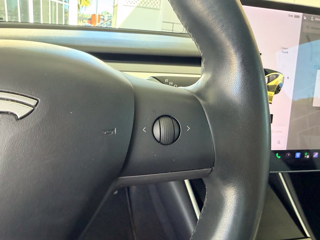 Used 2018 White Tesla Long Range image 20