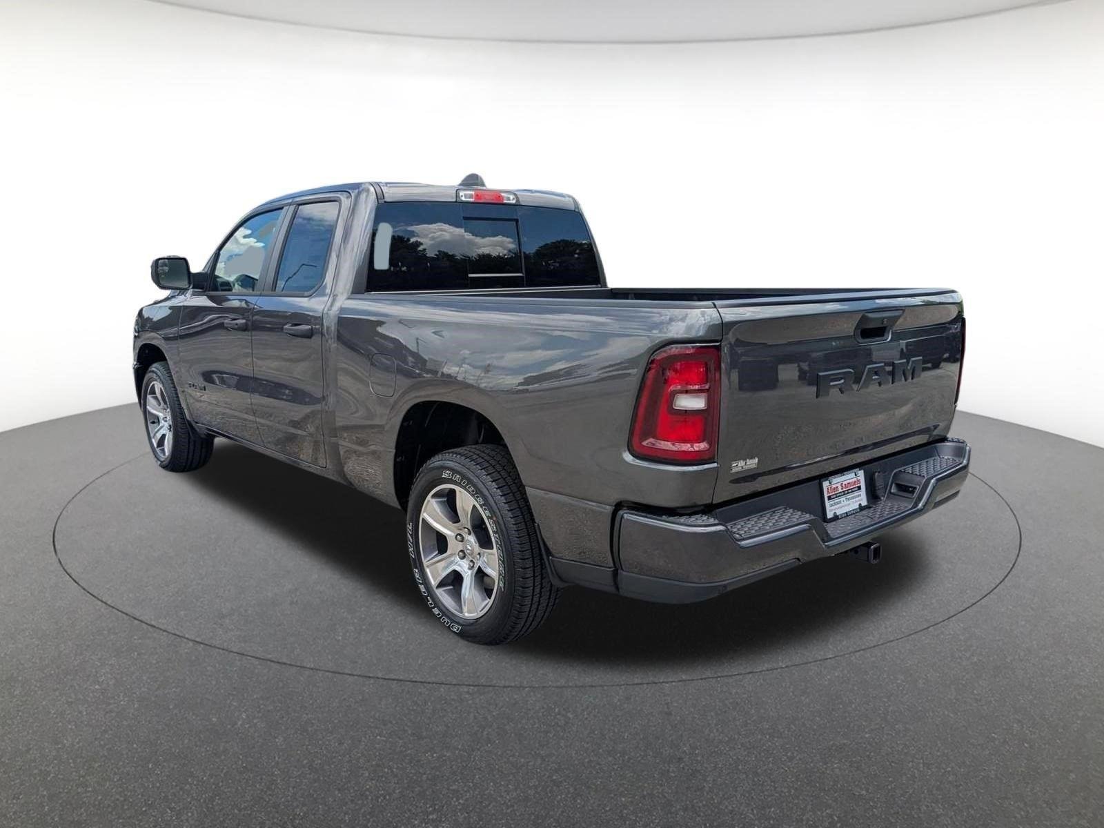 New 2026 Granite Crystal Metallic Clearcoat RAM Tradesman image 6