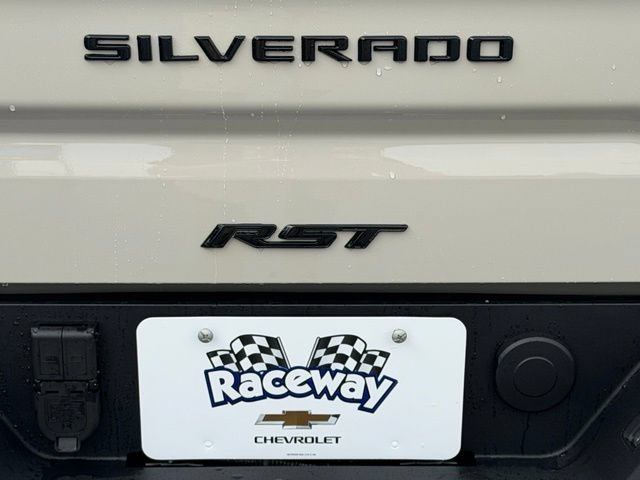 New 2026 White Sands Chevrolet RST image 24