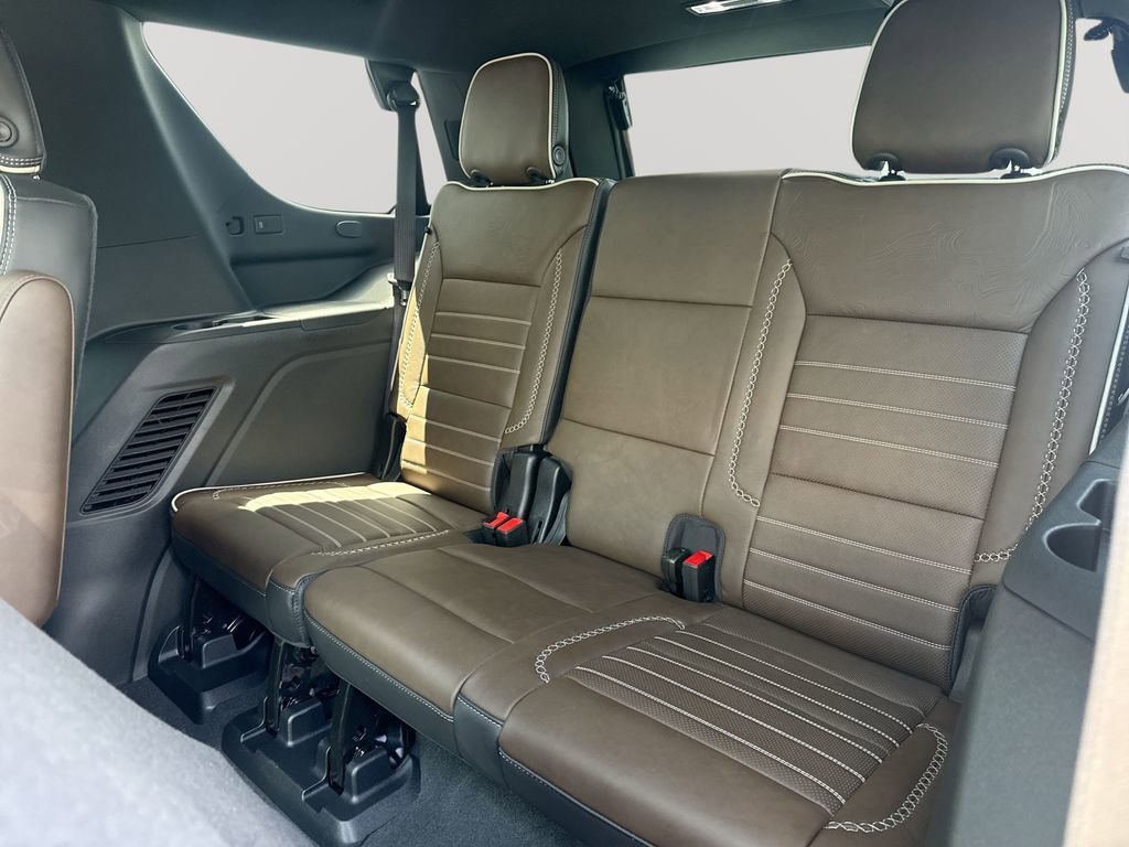 2026 GMC Yukon Denali Ultimate - Photo 31