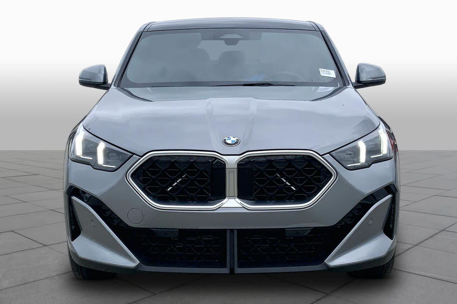 Used 2025 Skyscraper Grey Metallic BMW xDrive28i image 3