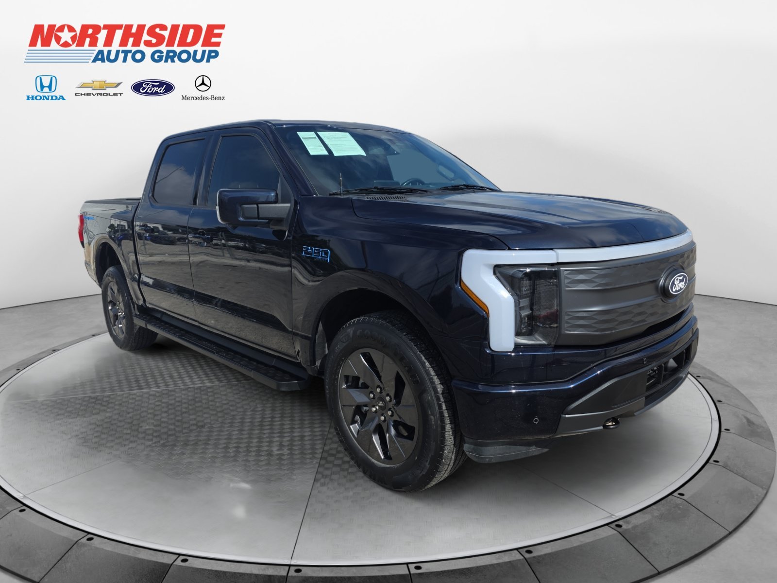 Used 2024 Blue Ford Lariat image 1