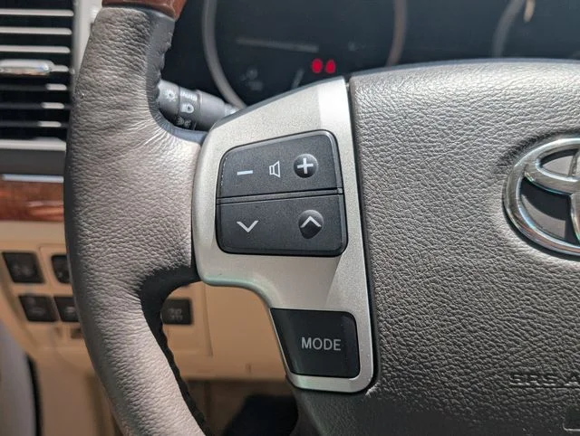 Used 2014 Blizzard Pearl Toyota Base image 14