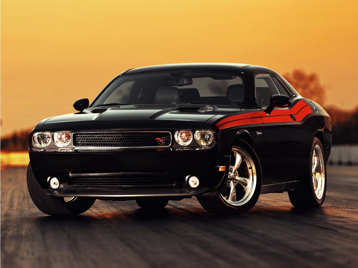 Used 2014 Orange Dodge R/T image 1