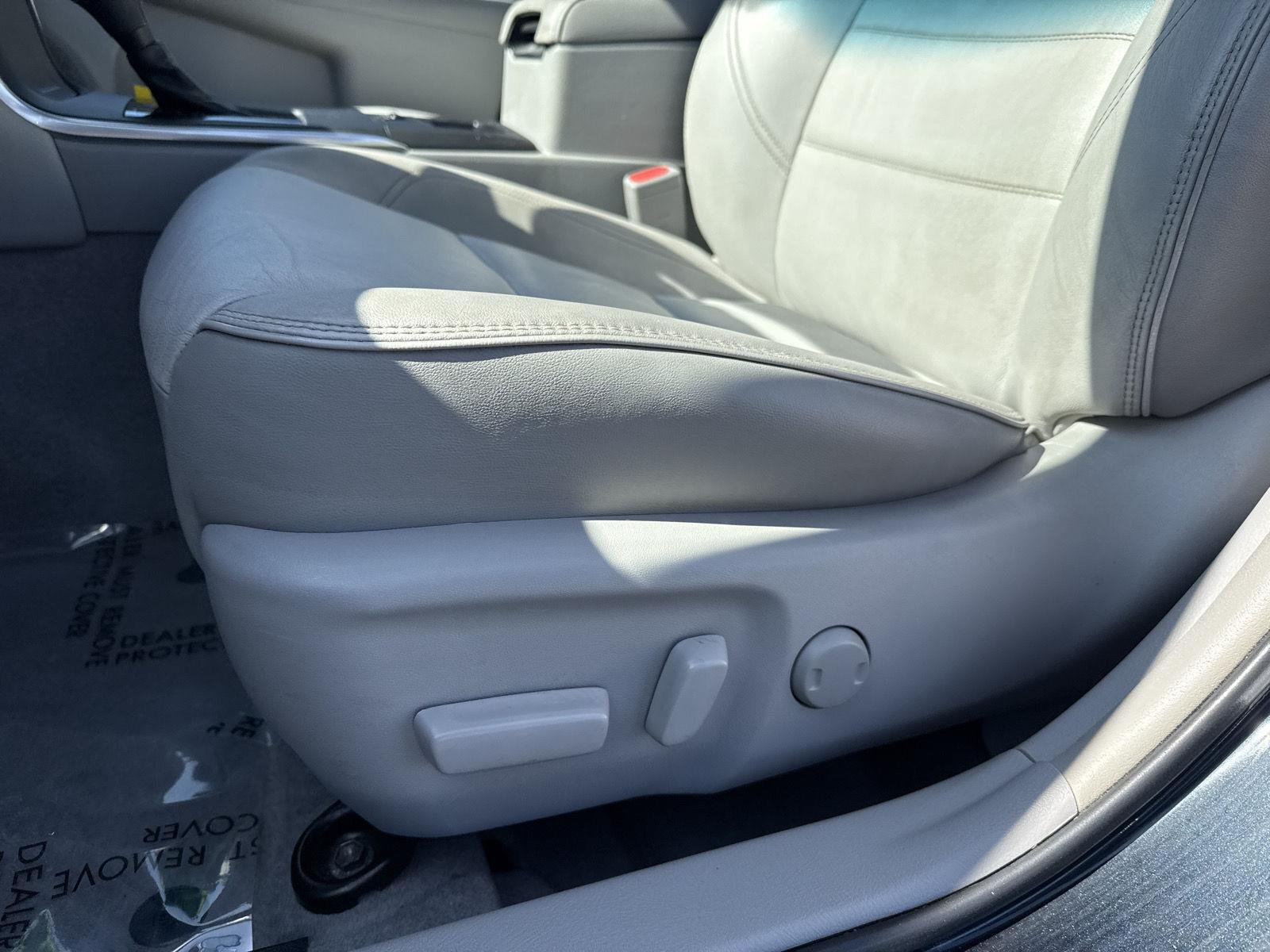 Used 2015 Cosmic Gray Mica Toyota XLE image 16