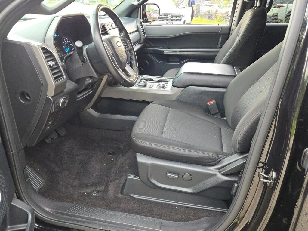 Used 2021 Black Ford XLT image 22