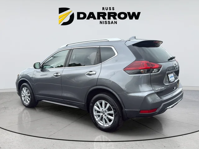 Used 2018 Gray Nissan SV image 3