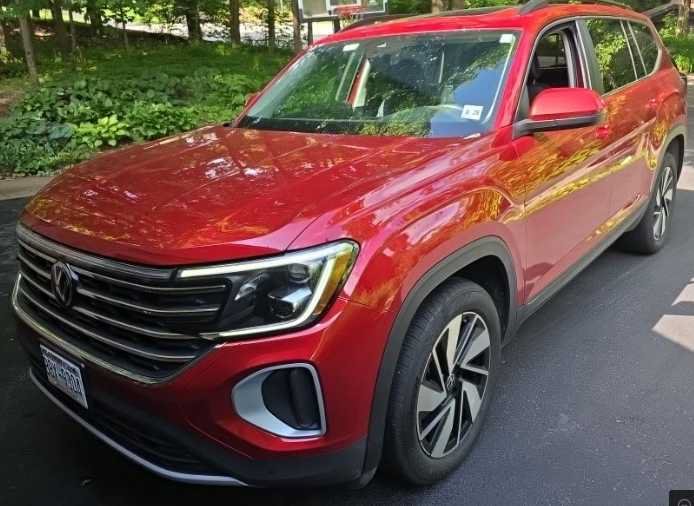 Used 2024 Volkswagen Atlas SE w/Tech with VIN 1V2KR2CA6RC504044 for sale in St. Cloud, Minnesota