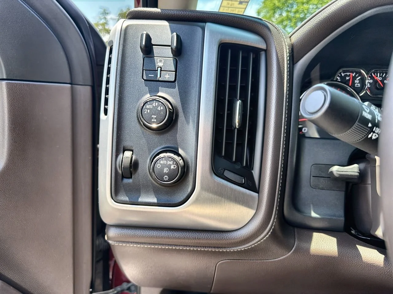 Used 2016 CRIMSON RED TINTCOAT GMC SLT image 15