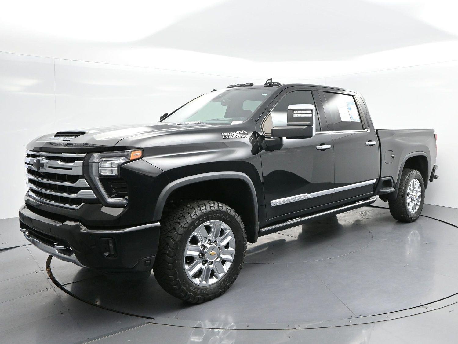 Used 2024 Black Chevrolet High Country image 3
