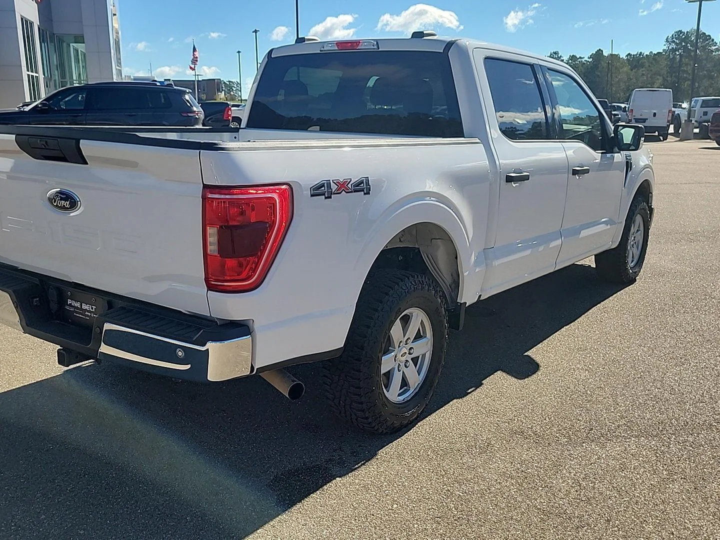 Used 2021 Oxford White Ford XLT image 16
