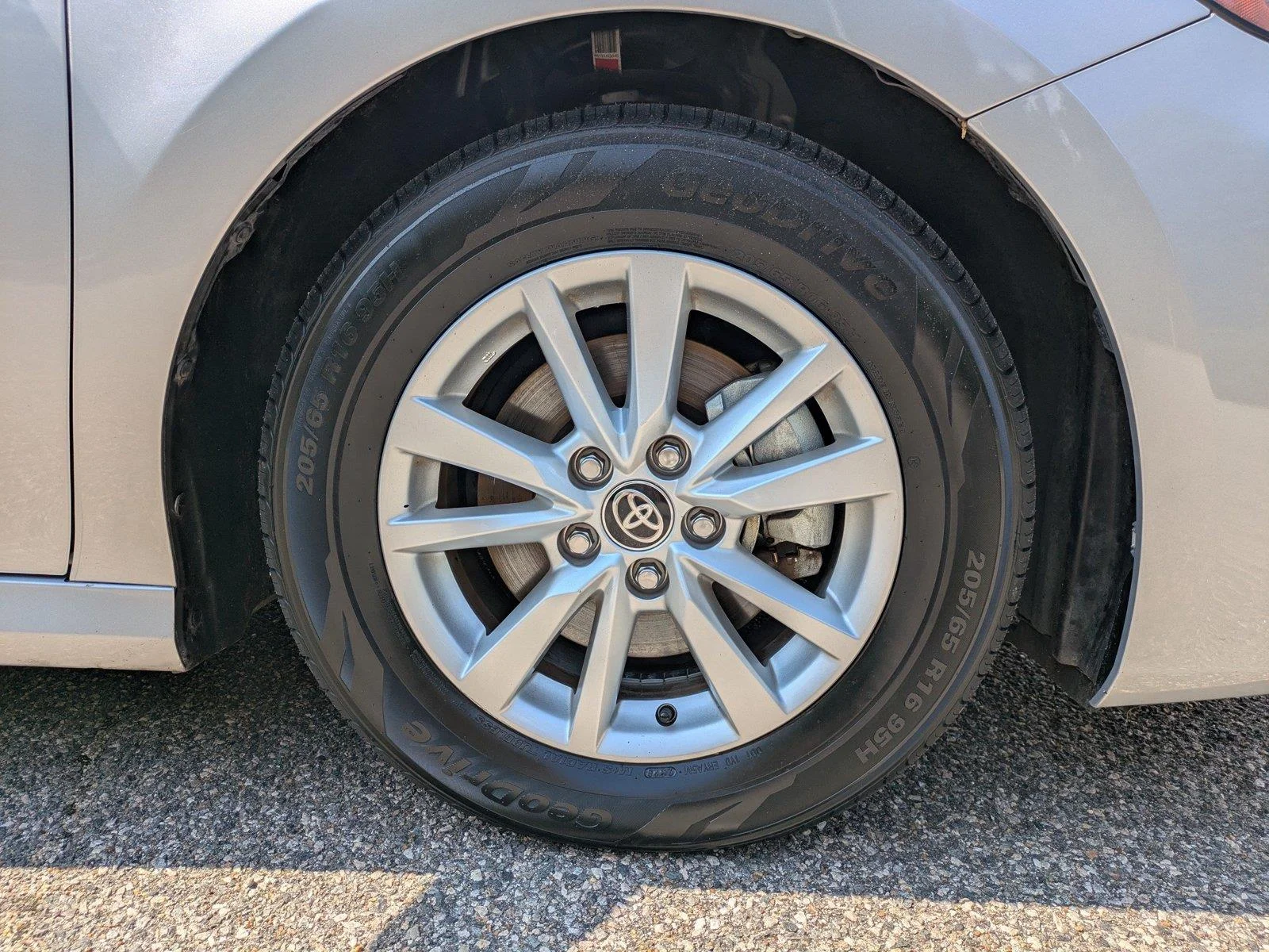 Certified Used 2025  Toyota LE image 11