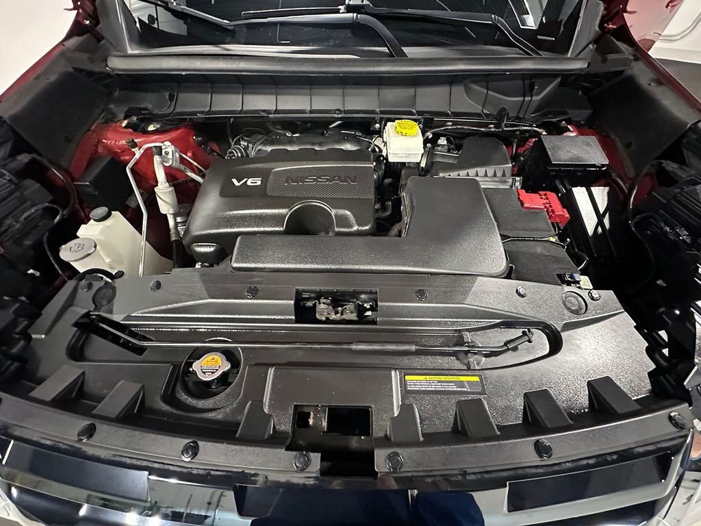 Used 2022 Red Nissan Platinum image 40