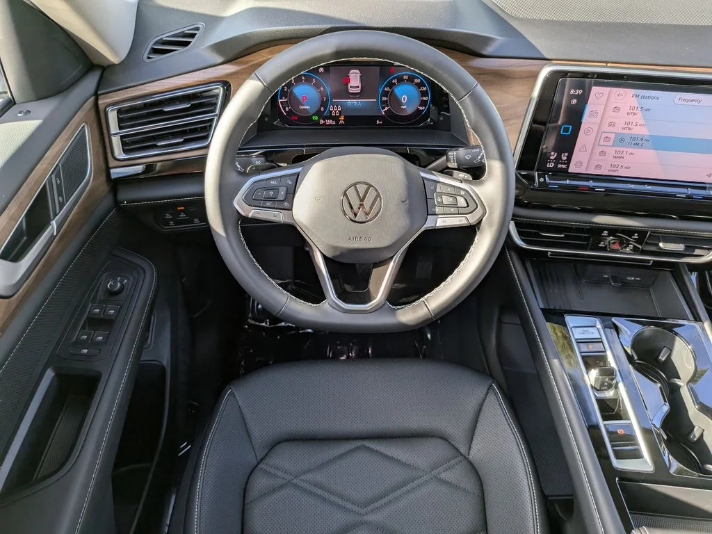 New 2026 Black Volkswagen 2.0T SE w/Technology image 10