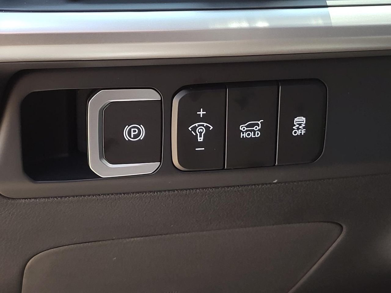 New 2026 Ecotronic Gray Hyundai SE FWD image 17