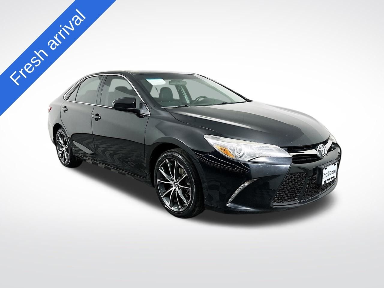 Used 2017 Midnight Black Metallic Toyota XSE image 1