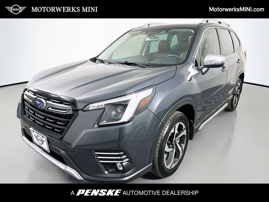 2023 Subaru Forester Touring's photo