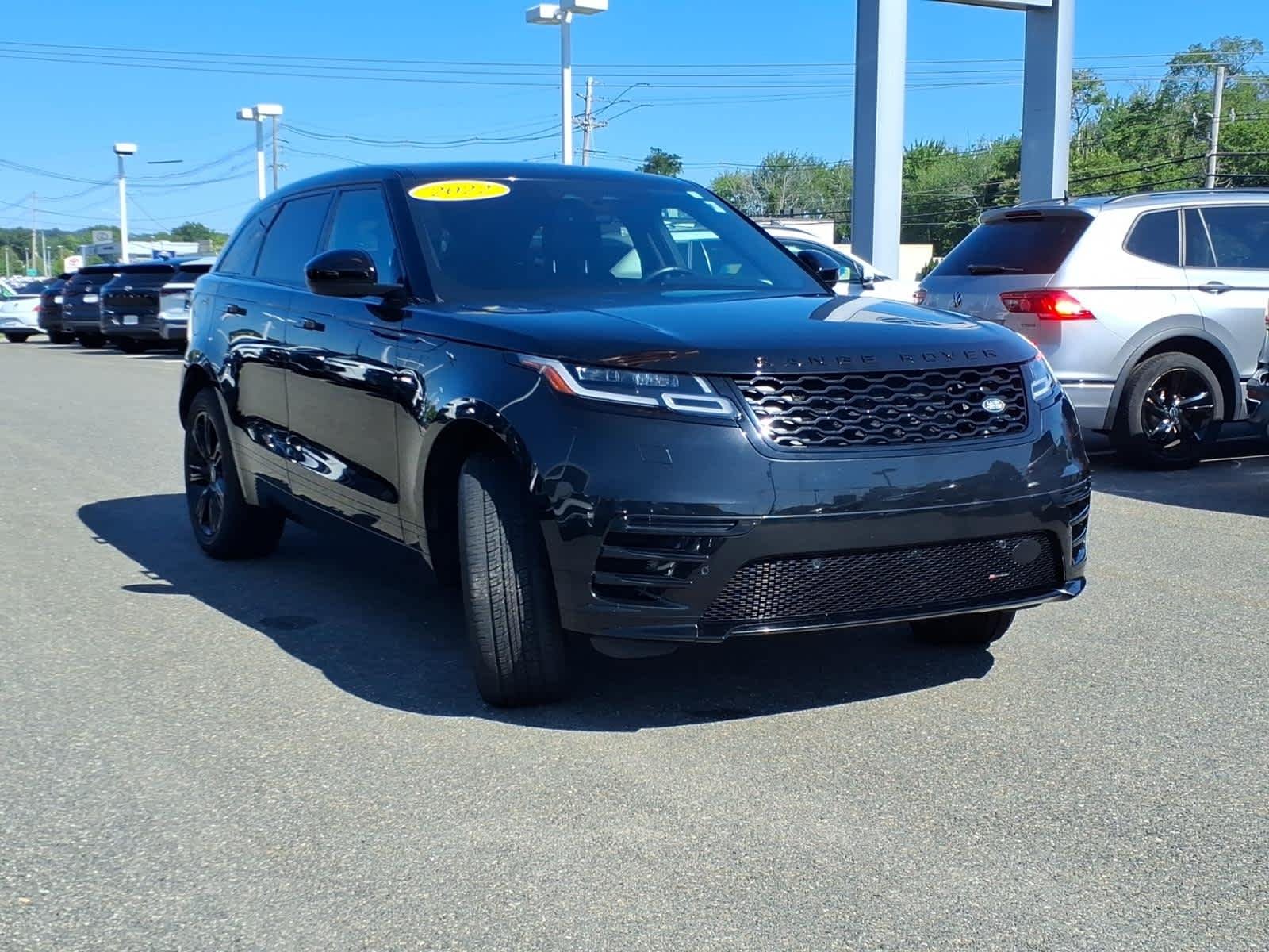 Used 2022 Santorini Black Metallic Land Rover R-Dynamic S image 3
