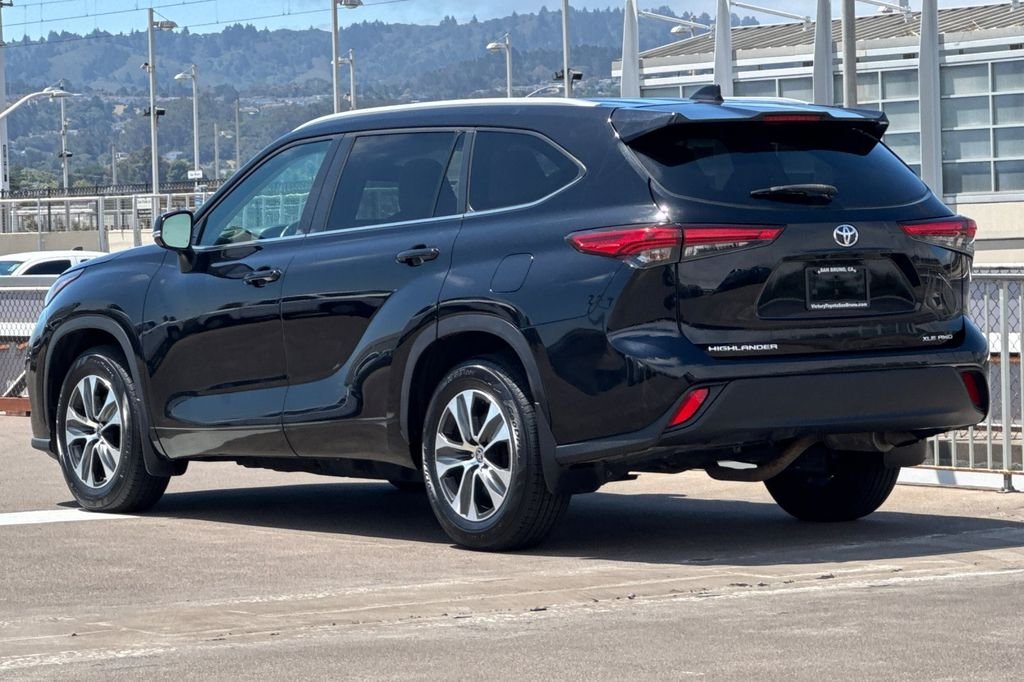 Used 2023 Black Toyota XLE image 6