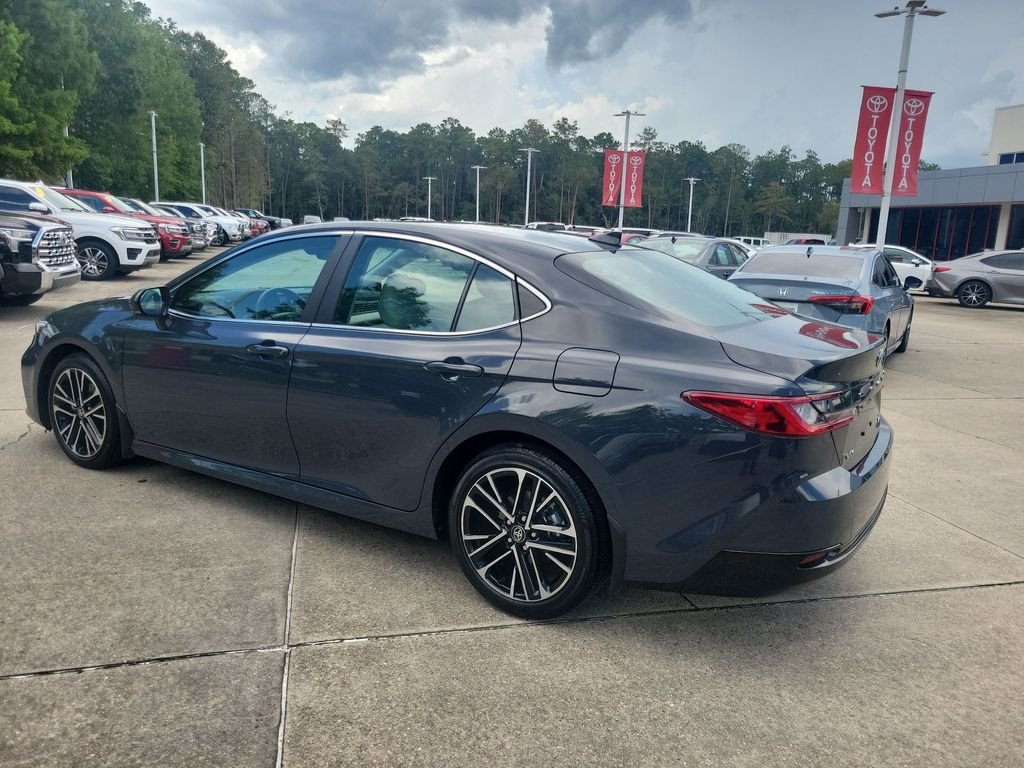 Certified Used 2025  Toyota XLE image 3