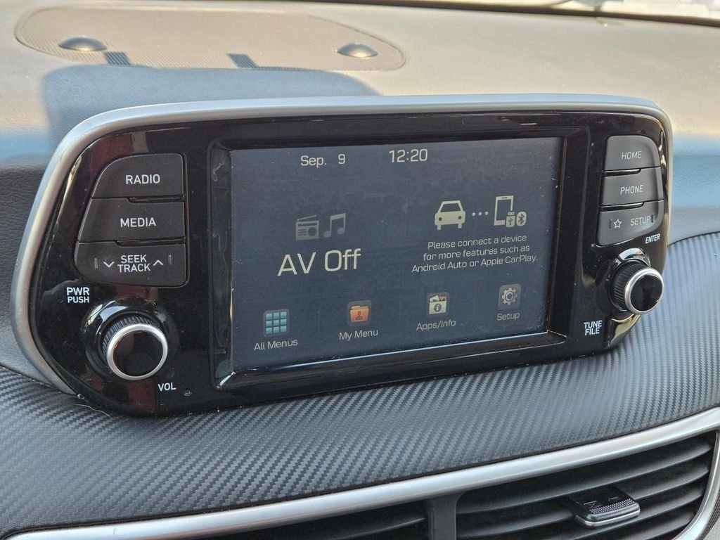 Used 2019 White Hyundai SE image 25