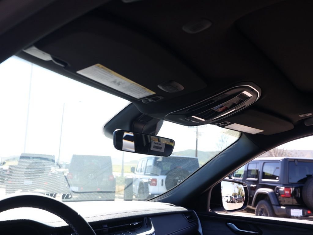 New 2026 Bright White Clear-Coat Exterior Paint Jeep Limited image 12