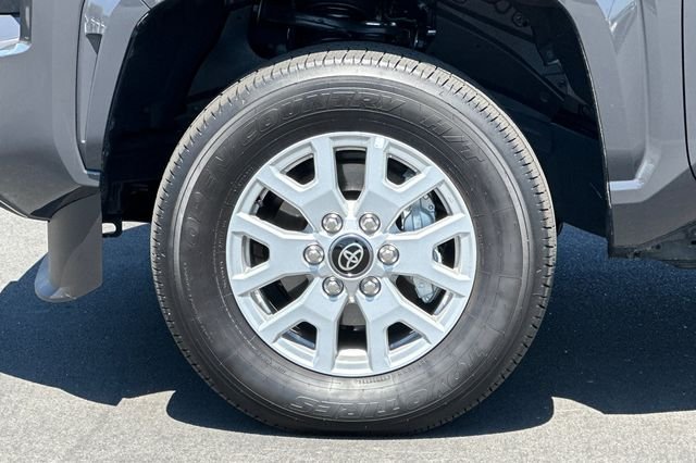 Used 2025  Toyota SR5 image 27
