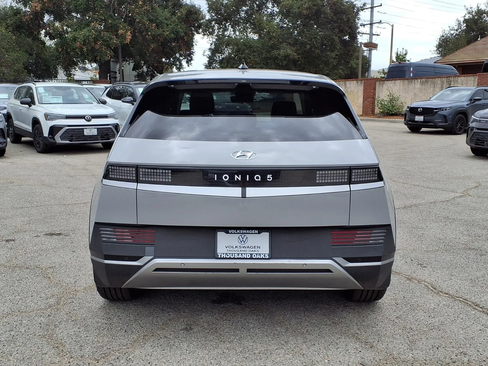 Used 2024 Gray Hyundai SE Standard Range image 5
