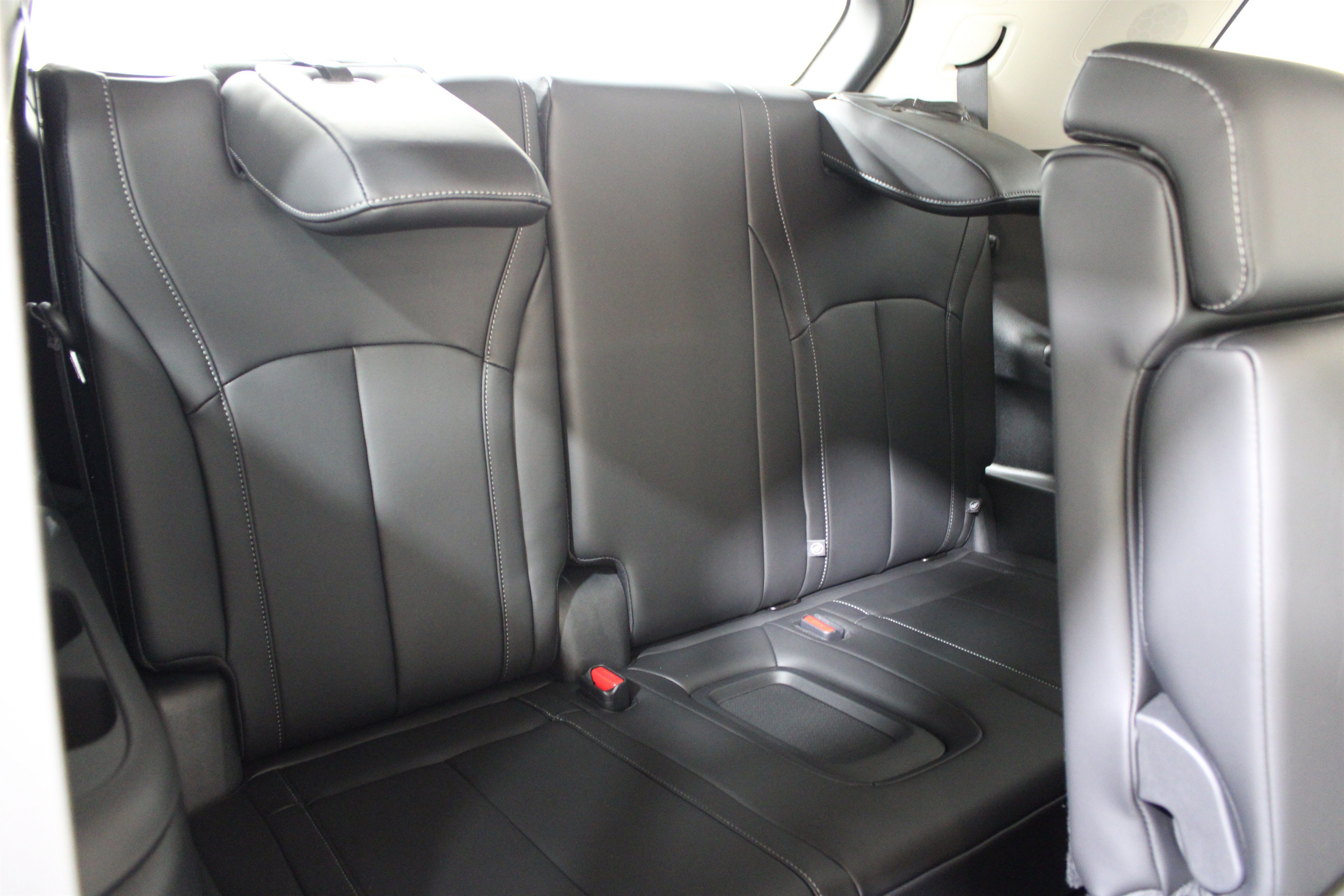 Used 2026 Radiant White INFINITI PURE image 25