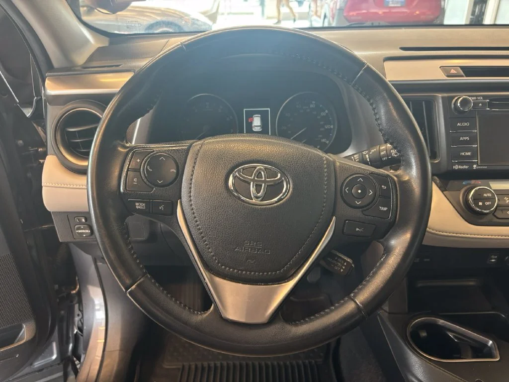 Used 2017 Gray Toyota XLE image 18