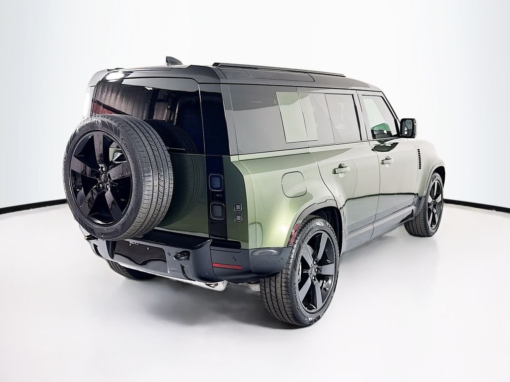 New 2026 Woolstone Green Land Rover X-Dynamic SE image 5