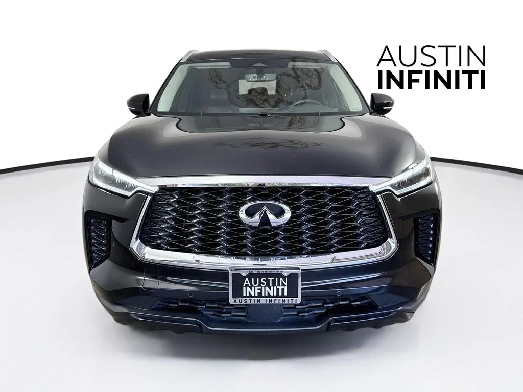 Certified Used 2024 Mineral INFINITI LUXE image 2