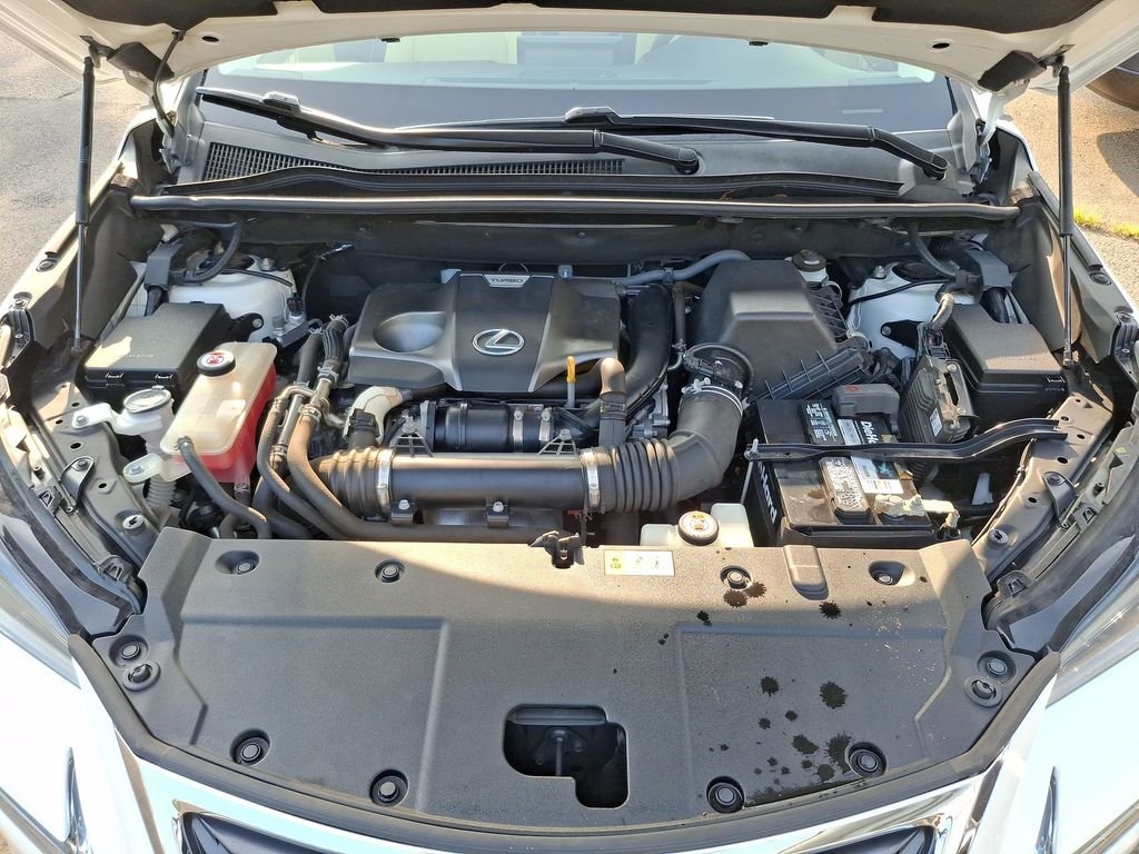 Used 2017 White Lexus 200t image 18