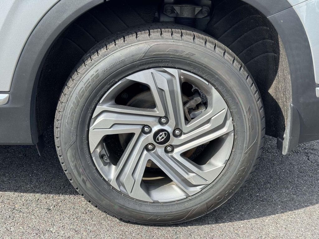 Used 2023 Silver Hyundai SEL image 12