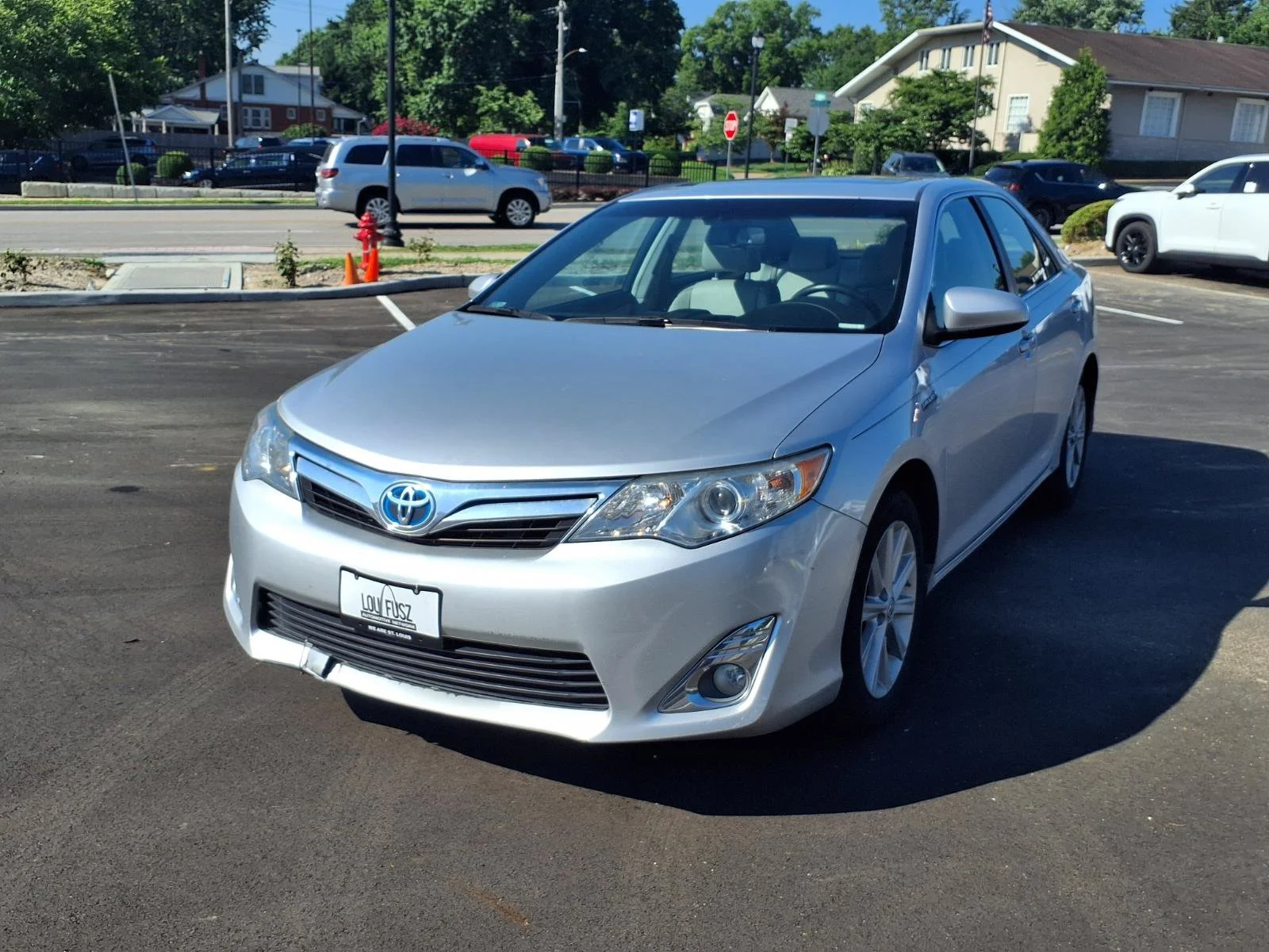 Used 2013 Classic Silver Metallic Toyota XLE image 28