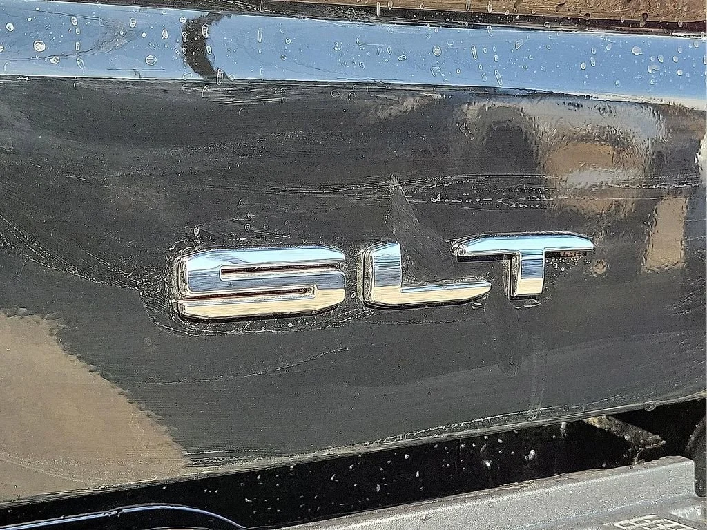 2026 GMC Sierra 1500 SLT - Photo 9