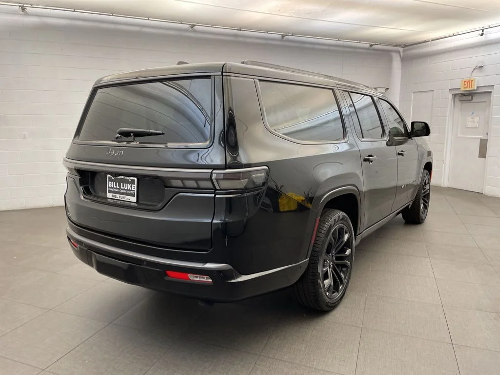 New 2026 Black Jeep Summit Obsidian image 4