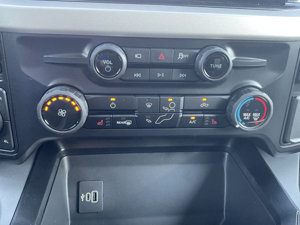 New 2027 Blue Ford XLT image 18