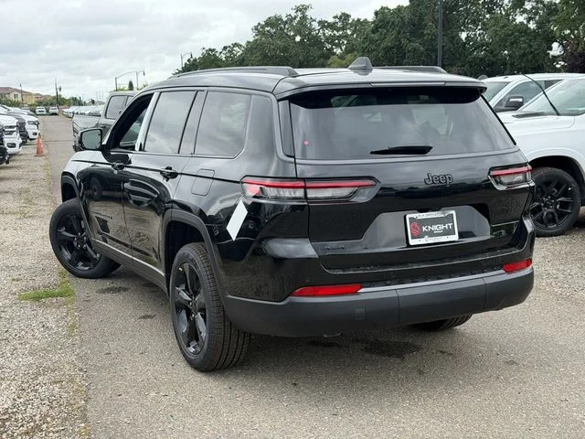 New 2026 Diamond Black Crystal Pearlcoat Jeep Limited image 9
