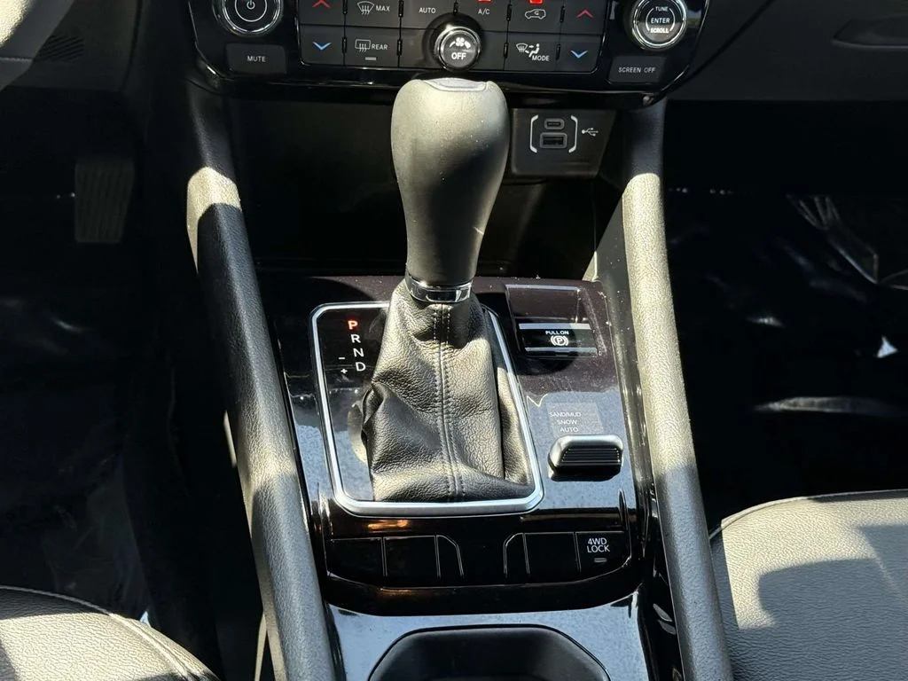 Used 2025 Blue Jeep Limited image 21
