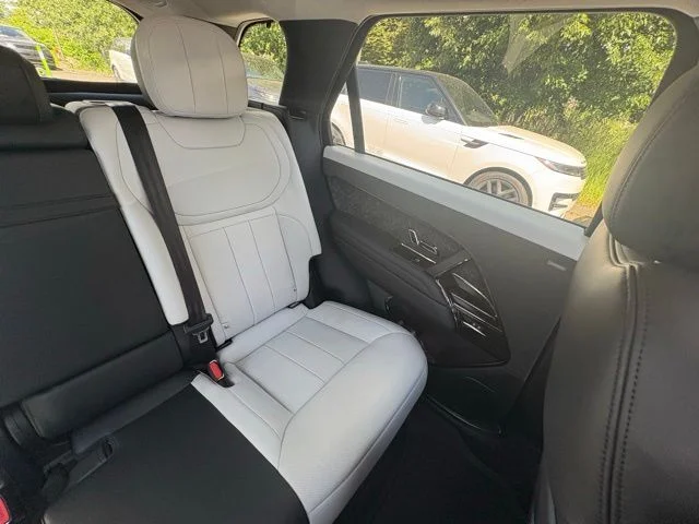 Used 2023 Blue Land Rover First Edition image 36