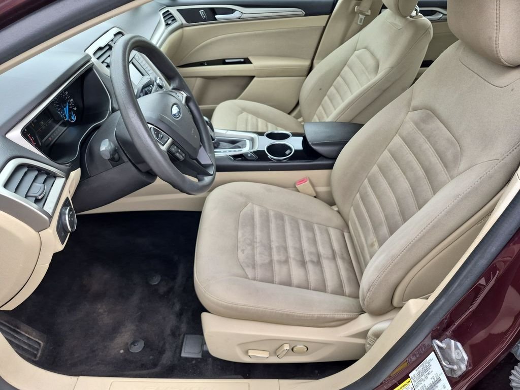 Used 2013 Red Ford SE image 10