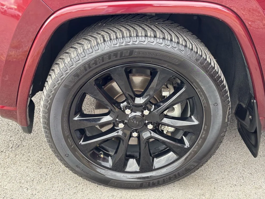 Used 2021 Red Jeep Laredo X image 10