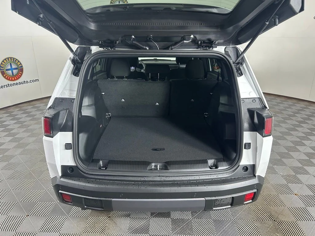 New 2026 Bright White Clearcoat Jeep Laredo image 19