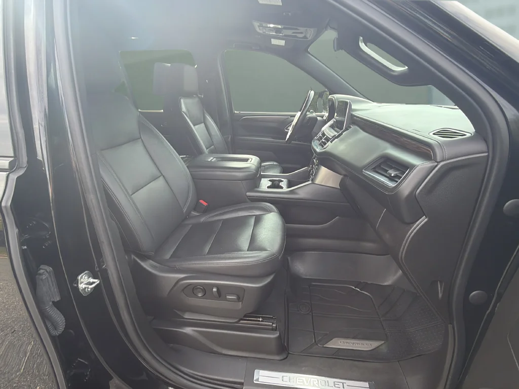 Used 2021 Black Chevrolet Z71 image 20